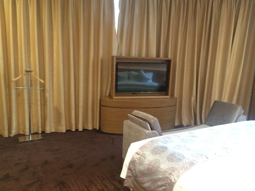 Shenzhen Baoan Plus Gems Cube Hotel Extérieur photo