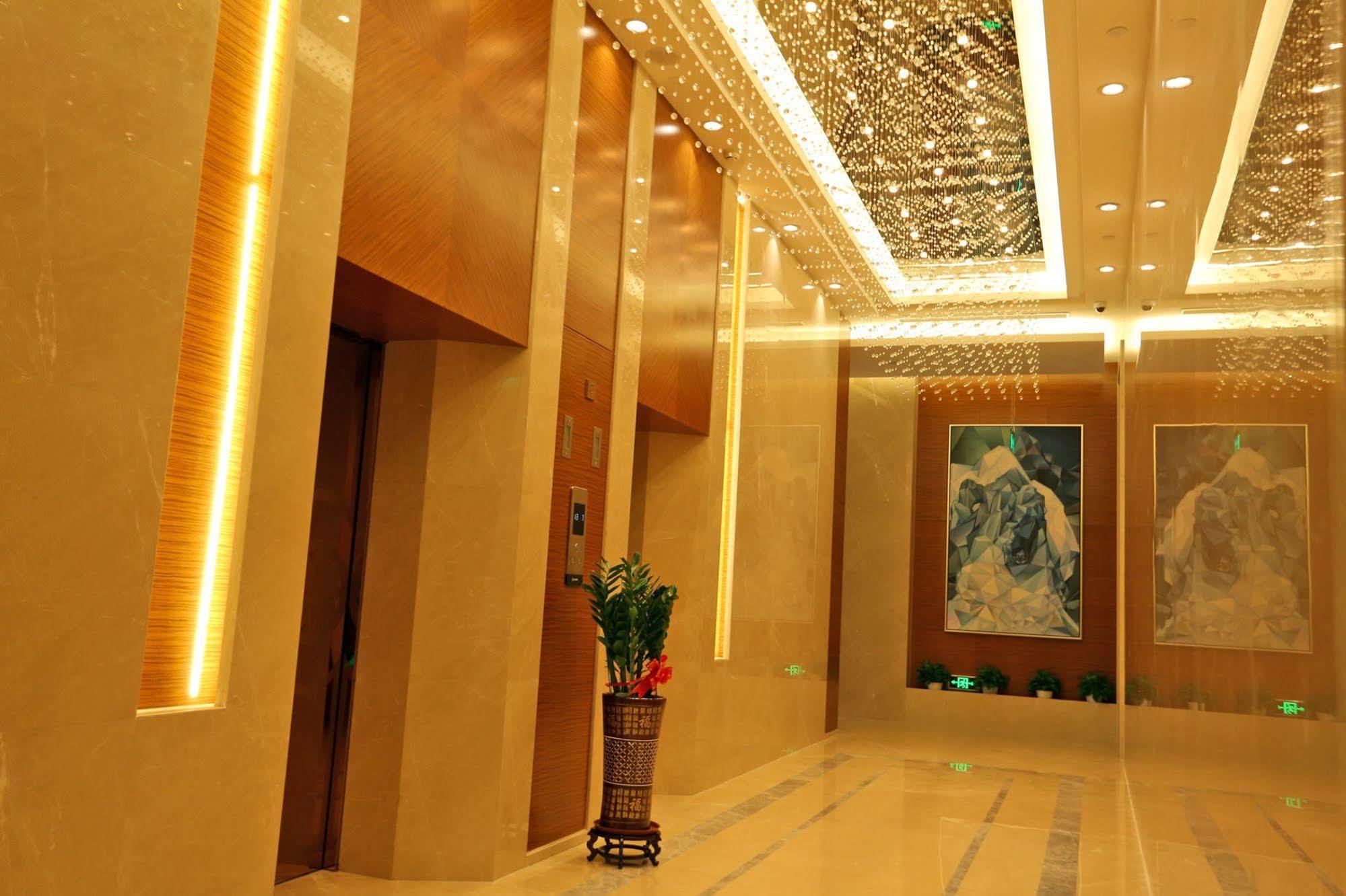 Shenzhen Baoan Plus Gems Cube Hotel Extérieur photo